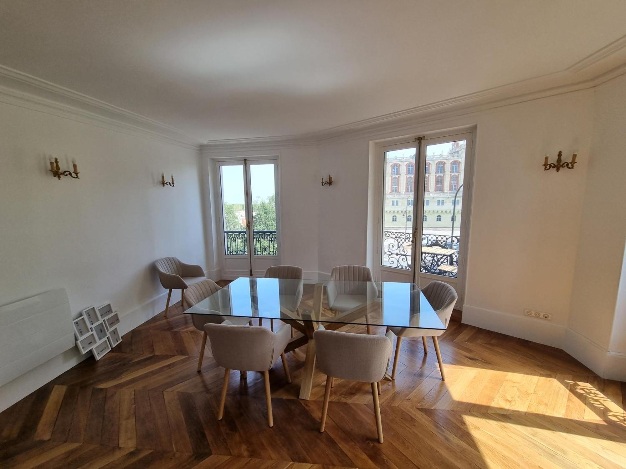 Face Chateau St Germain En Laye, Appartement 4 A 6 Personnes, 23 Min De Paris Champs-Elysees Saint-Germain-en-Laye Esterno foto